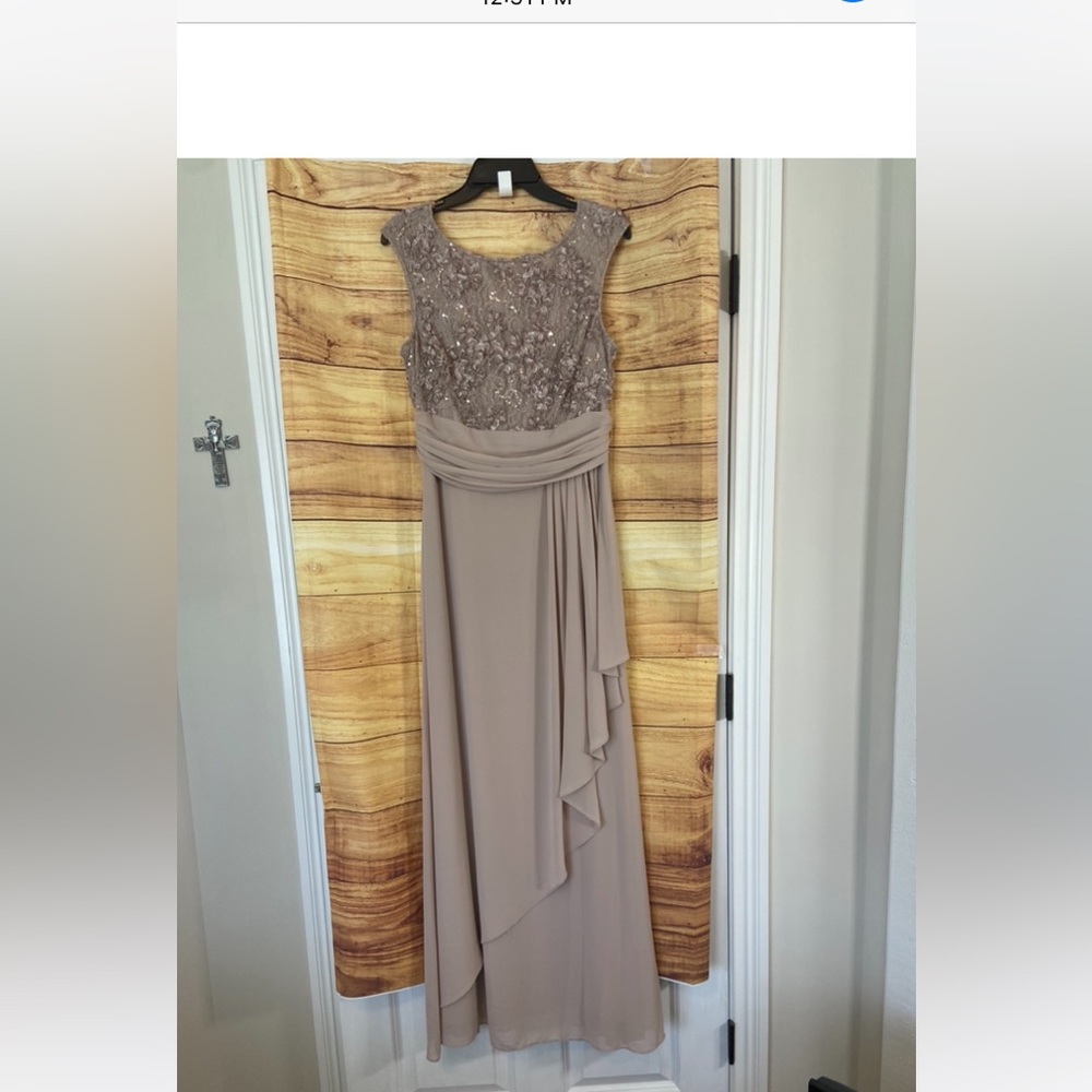 🔥🔥BRAND NEW JESSICA HOWARD WOMENS LONG DRESS